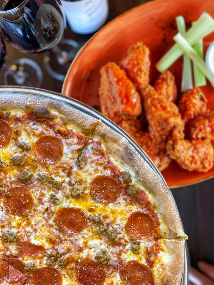 Russo's Pizzeria Pizza & Wings Combo